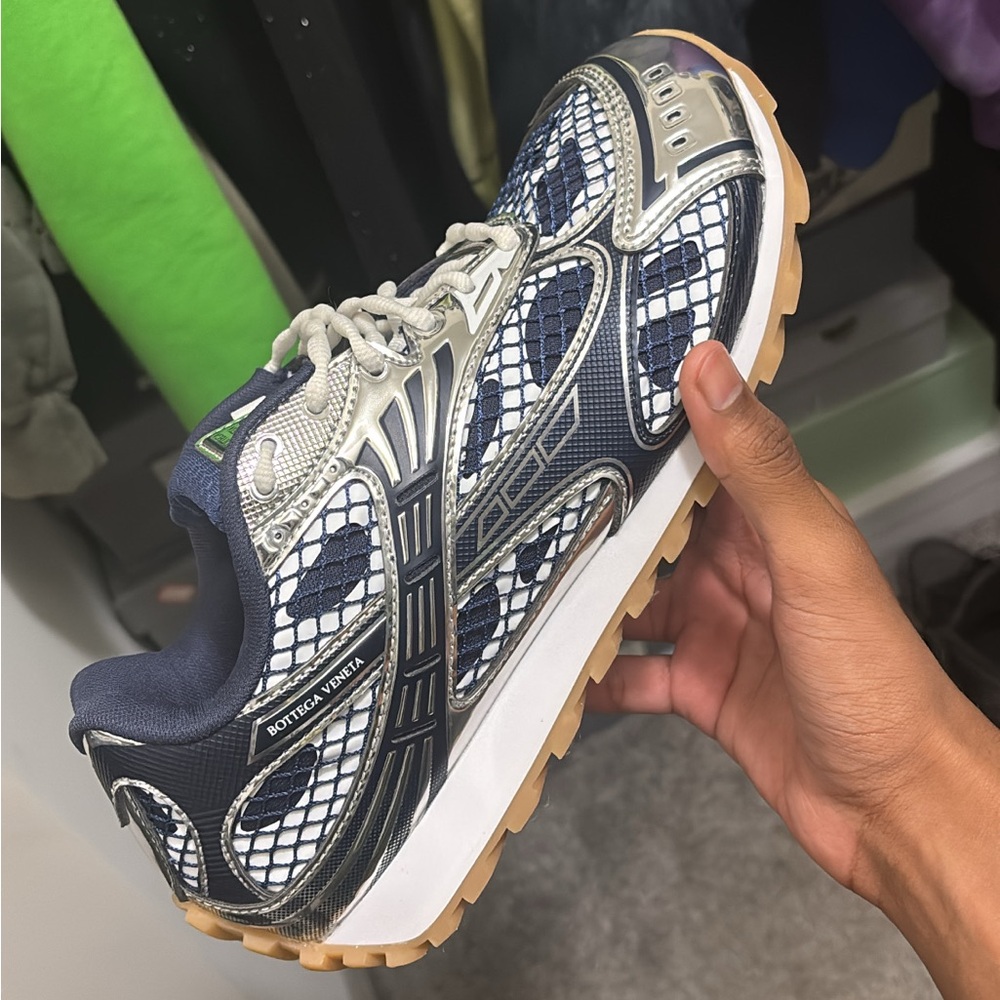 Navy/White Bottega Orbit